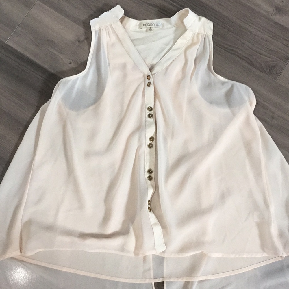 LAST CHANCE! 🖤Host Pick Arden B Sleeveless Blouse